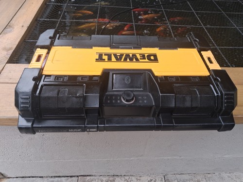 Dewalt dwst1 75663 tough - dewalt,